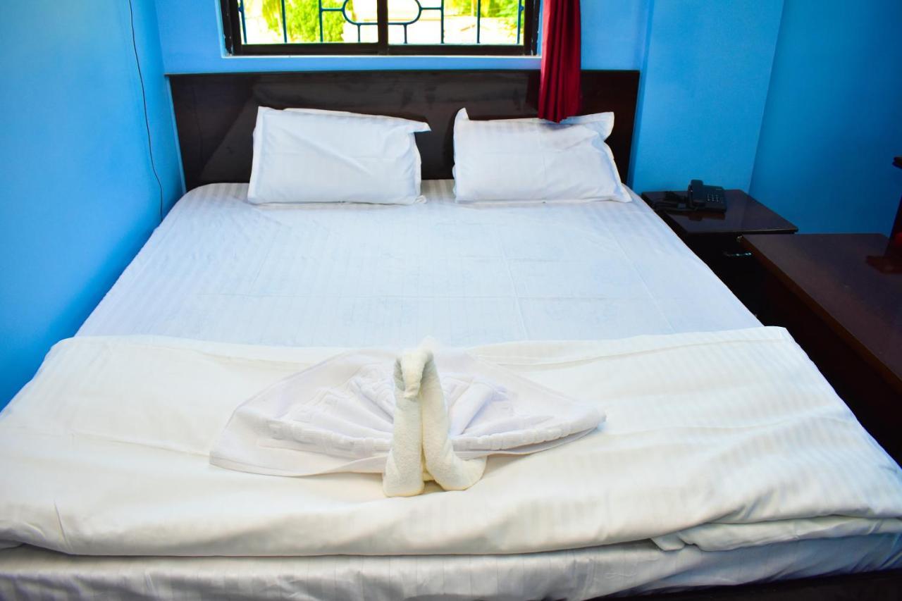 Royal Palace Hotel Bolpur Buitenkant foto